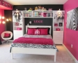 dormitoare-roz-cu-negru