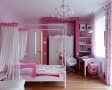 dormitoare-roz-barbie